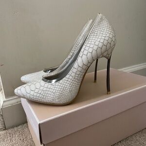 Paper Dolls High Heels, White, Size US (37 UK)